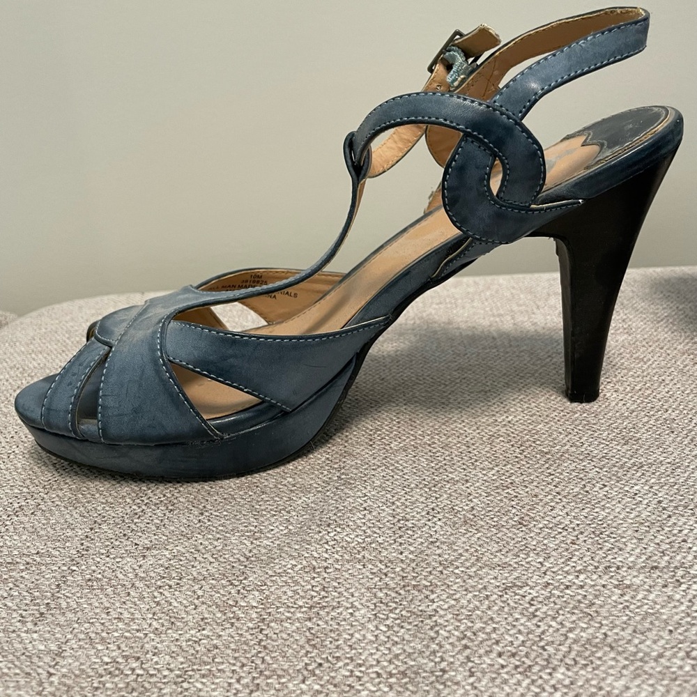 Blue High Heel Sandals Perfect for Spring